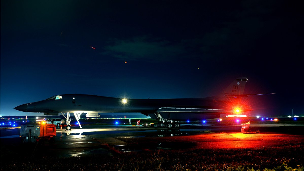 Стратегічні бомбардувальники B-1 Lancer цілодобово знаходяться в Тихоокеанському регіоні, готові утримати Північну Корею або будь-якого іншого агресора