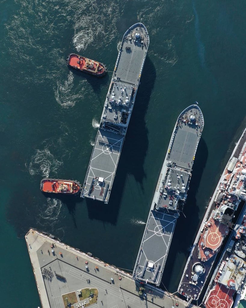 Three Korean warships from the Republic of Korea Navy are in RussiaRussia. Destroyer 'Dae Jo Yeong'and landing ships ' Cheon Wang Bong' and 'Chul Bong' pulled into Vladivostok on Monday for a goodwill visit hosted by Russian Navy. 