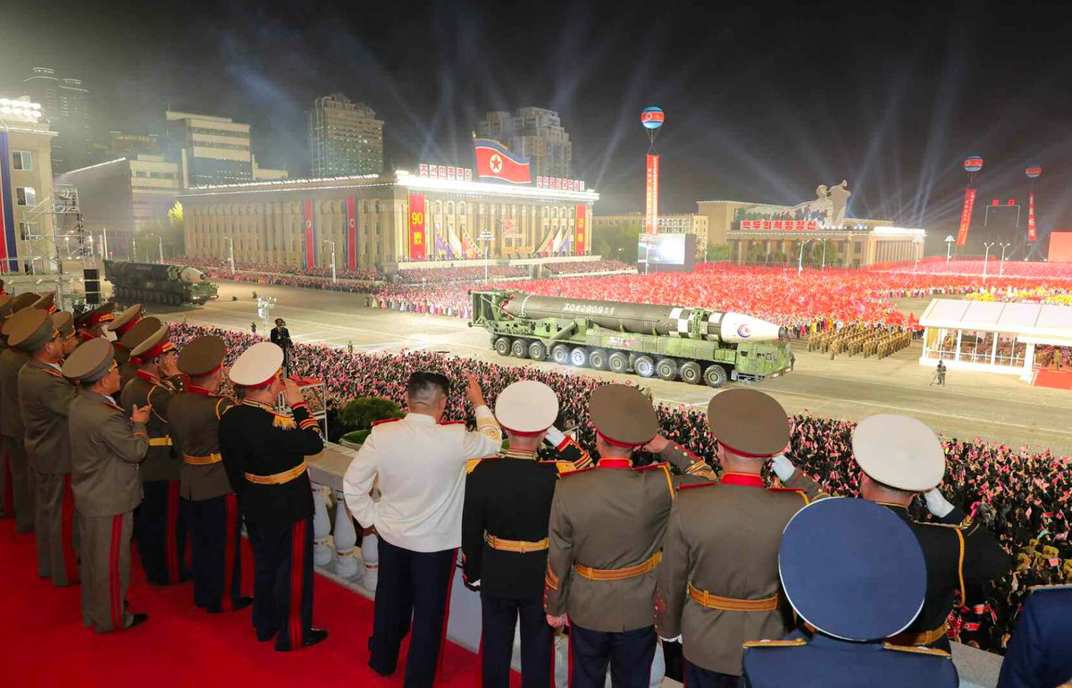 More photos of the military parade held on Monday night in North Korea, first revealed on Rodong Sinmun newspaper at noon KST