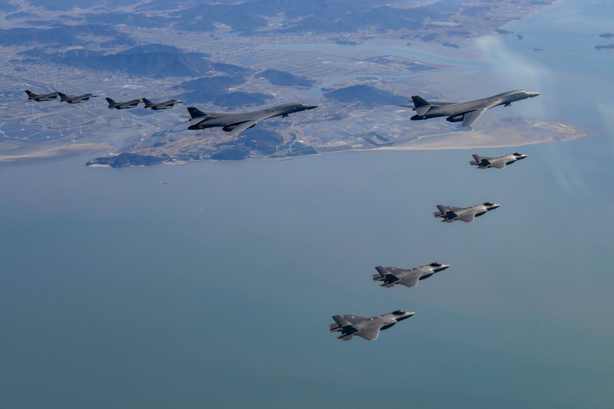 PHOTOS: South Korean F-35 jets and U.S. F-16s flying in formation.  Source: JCS