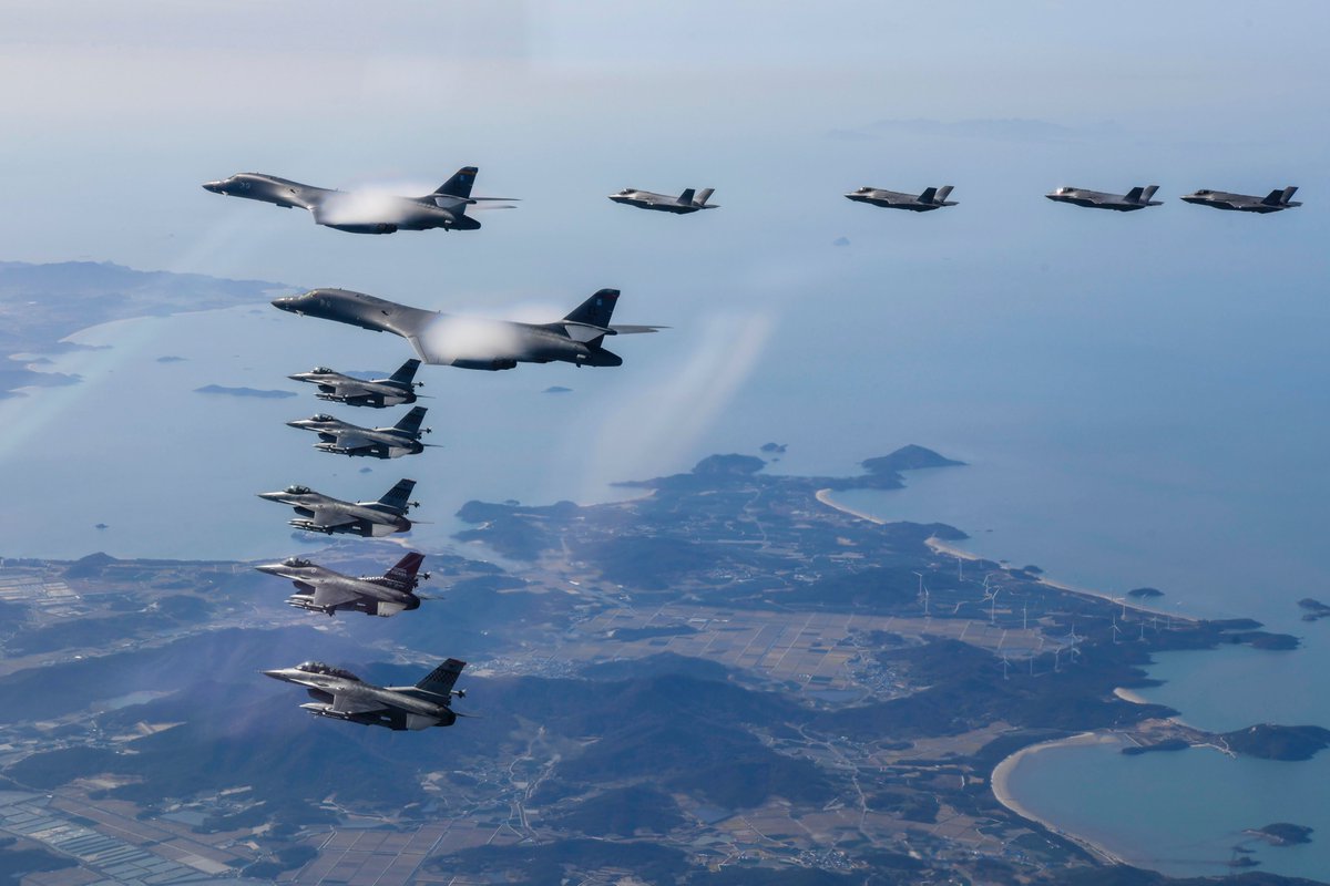 PHOTOS: South Korean F-35 jets and U.S. F-16s flying in formation.  Source: JCS