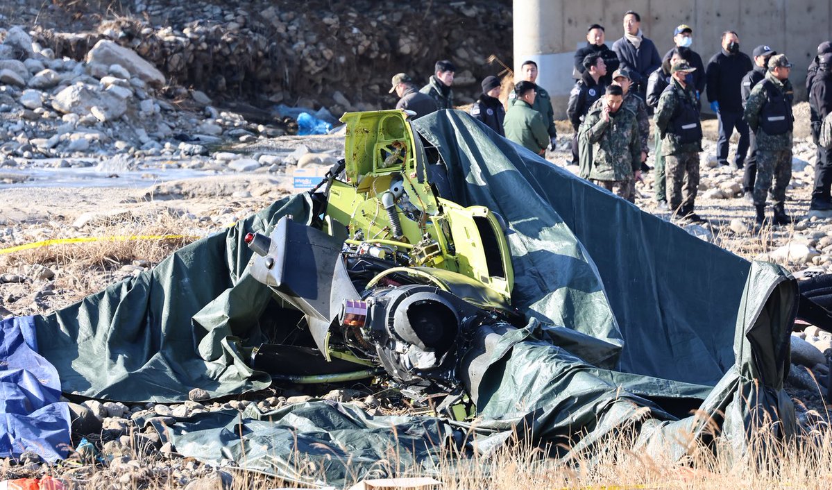 An AH-1S “Cobra” Attack Helicopter with the South Korean Army crashed for unknown reasons this morning during a routine training exercise in Gapyeong County, Gyeonggi Province, killing both pilots and resulting in the grounding of all remaining AH-1Ss with the Republic of Korea Army Aviation