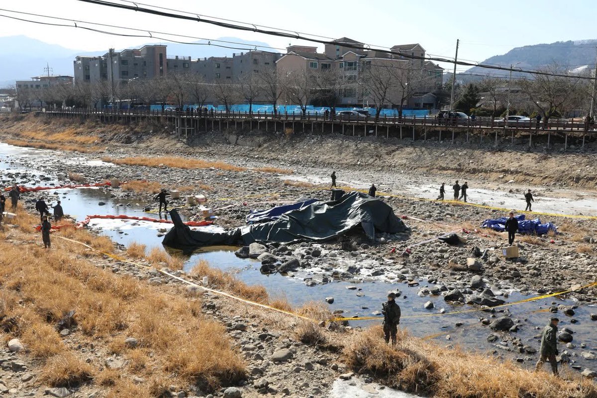 An AH-1S “Cobra” Attack Helicopter with the South Korean Army crashed for unknown reasons this morning during a routine training exercise in Gapyeong County, Gyeonggi Province, killing both pilots and resulting in the grounding of all remaining AH-1Ss with the Republic of Korea Army Aviation