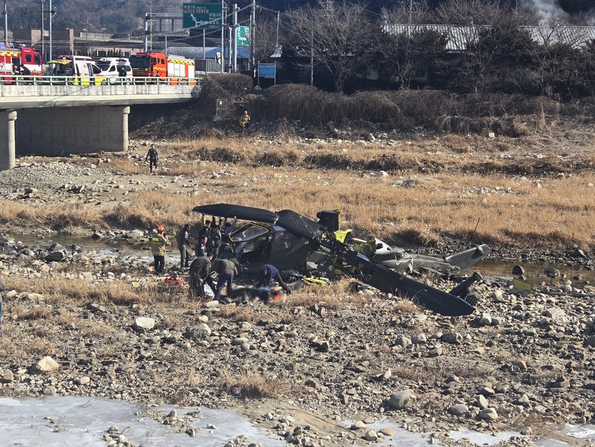 An AH-1S “Cobra” Attack Helicopter with the South Korean Army crashed for unknown reasons this morning during a routine training exercise in Gapyeong County, Gyeonggi Province, killing both pilots and resulting in the grounding of all remaining AH-1Ss with the Republic of Korea Army Aviation