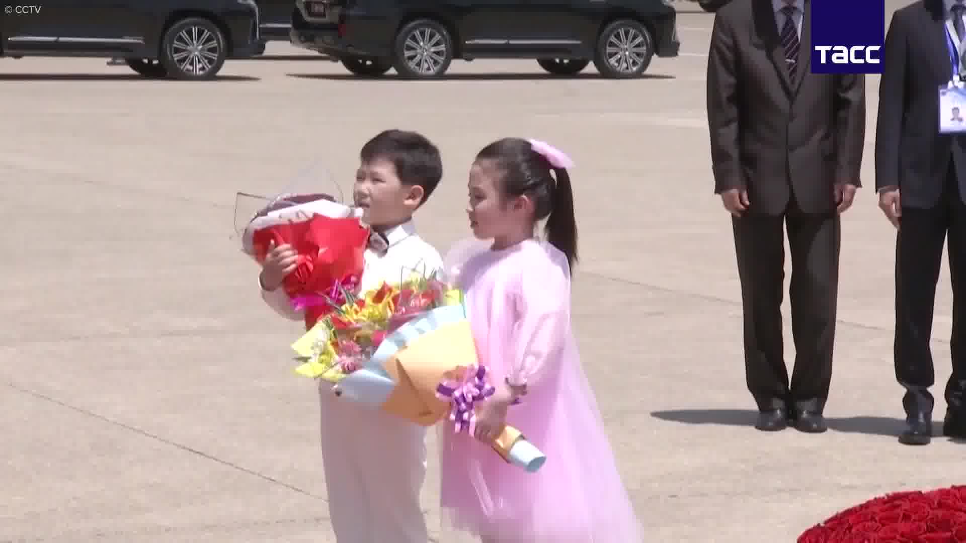 Xi Jinping arrived in the DPRK on a state visit