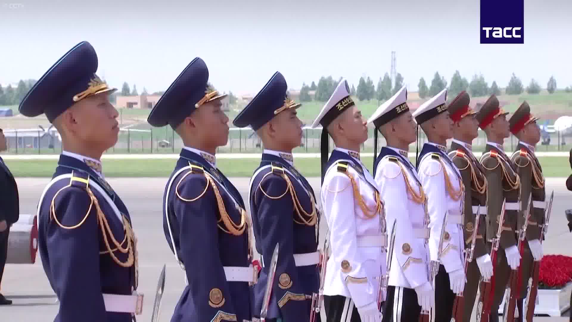 Xi Jinping arrived in the DPRK on a state visit