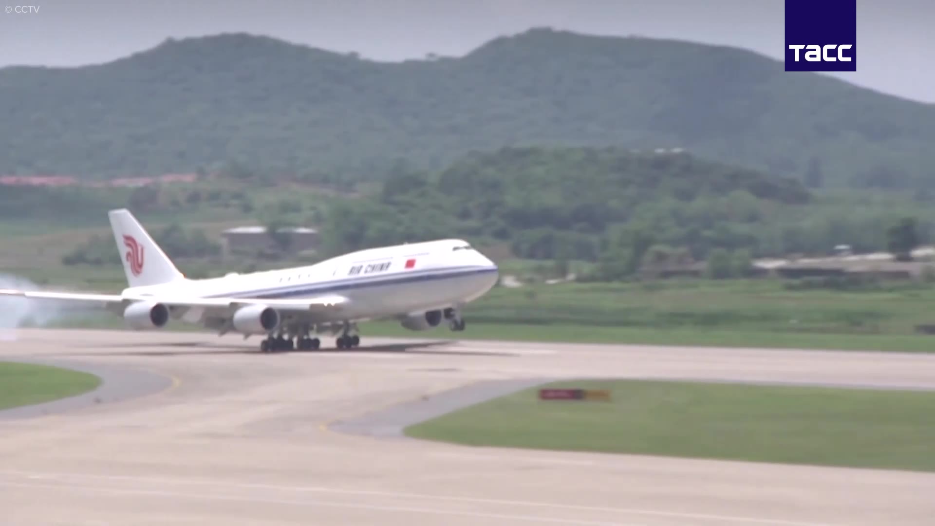 Xi Jinping arrived in the DPRK on a state visit